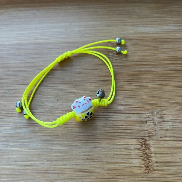 Lucky Cat Maneki Neko Charm Solid Yellow String handmade bracelet - Picture 2 of 9